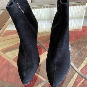 BANDOLINO Black Suede Kitten Heel Booties